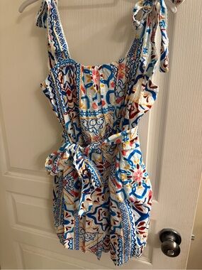 FATE sz M White Multi Floral Tie-Shoulder romper